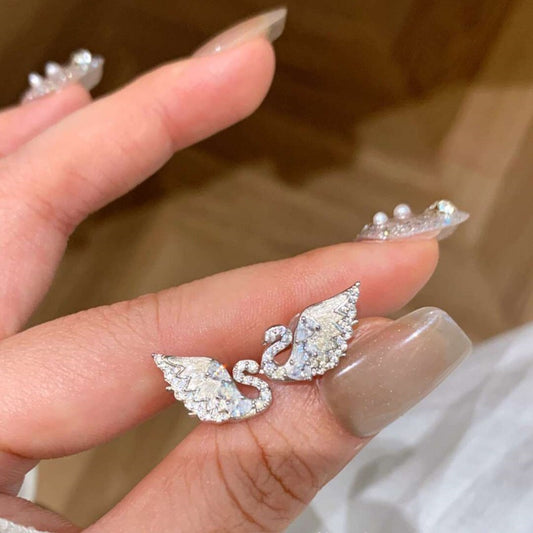 Sparkling Swan Necklace Set