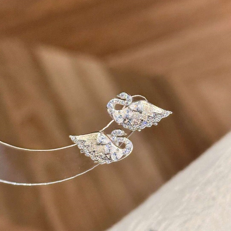 Sparkling Swan Necklace Set