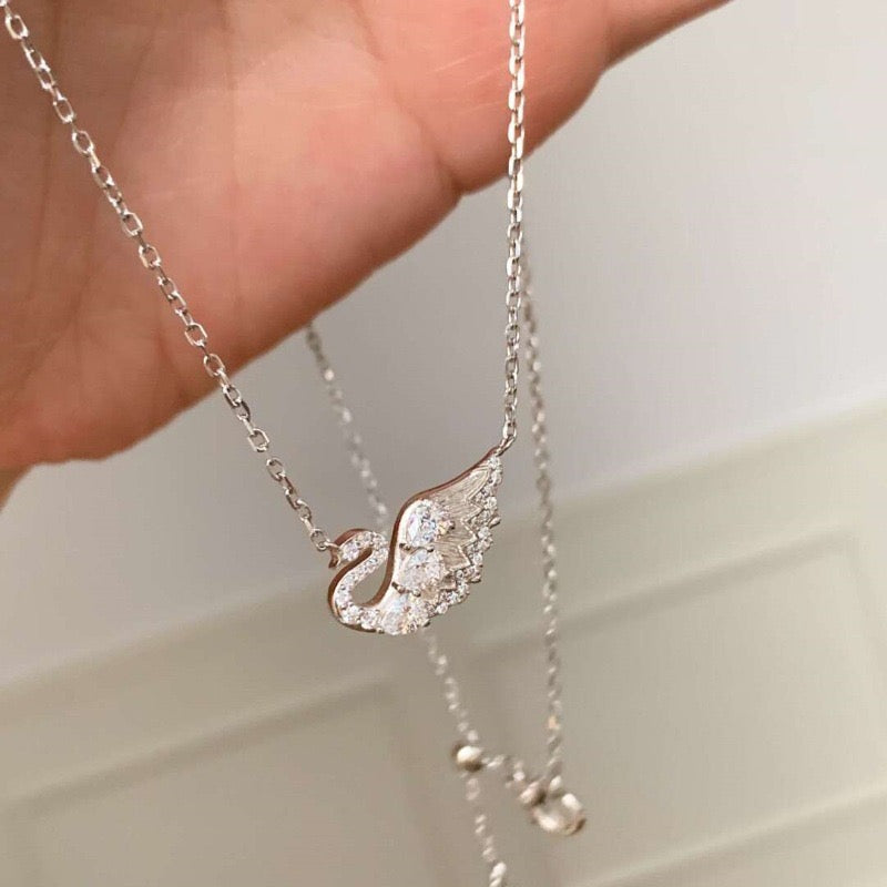 Sparkling Swan Necklace Set