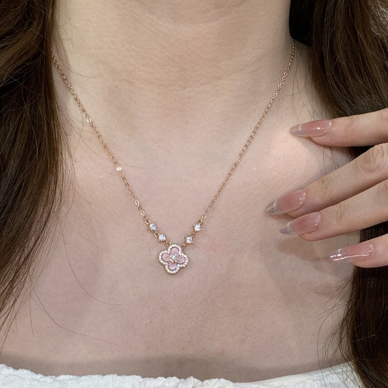 Shell Four-Leaf Clover Necklace